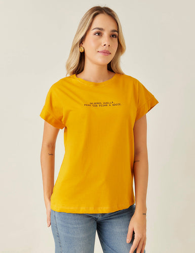 T-Shirt "𝐷𝑒𝑗𝑎 ℎ𝑢𝑒𝑙𝑙𝑎" - Mostaza